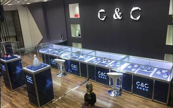 深圳珠寶展柜找鴻鈦，專業(yè)為珠寶商提供展示柜