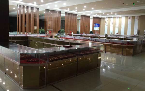 珠寶展柜定做廠(chǎng)家一定要選擇專(zhuān)業(yè)的 珠寶展柜定做廠(chǎng)家一定要選擇專(zhuān)業(yè)的