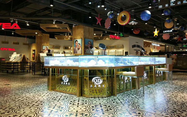 多功能展示柜定做效率高嗎？要注意什么？
