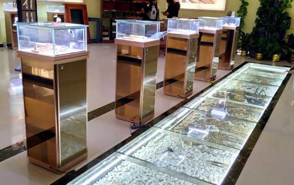 珠寶玉器展示柜臺(tái)定制需要注意哪些細(xì)節(jié)？